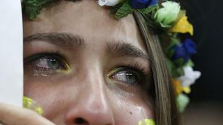 Los hinchas lloran la pobre campaña de Brasil en el Mundial