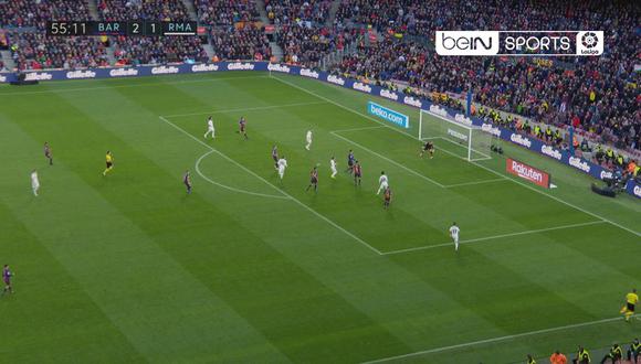 La base del parante izquierdo del arco del Barcelona impidió que el remate de Luka Modric sumara en el marcador . (Foto: belN Sports)