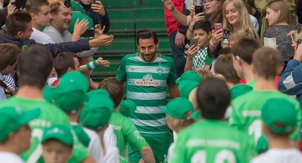 \"No queremos renunciar a sus cualidades\", destacó el estratega del Werder Bremen en alusión a la renovación de Claudio Pizarro con el club alemán. (Foto: @werderbremen)