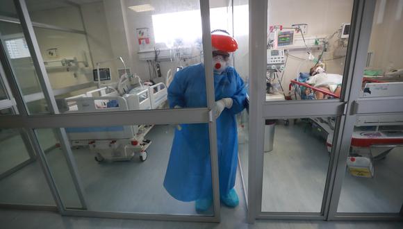 La Sociedad Peruana de Medicina Intensiva informó que solo quedan 50 camas de cuidados intensivos operativas en todo el país. (Foto: Lino Chipana)