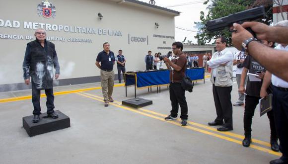 Luis Castañeda: probaron armas no letales con alcalde [VIDEO]
