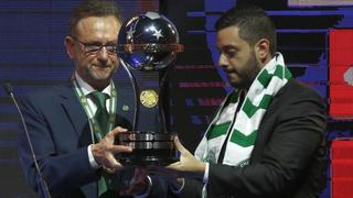 Presidente del Chapecoense recibió trofeo de Copa Sudamericana