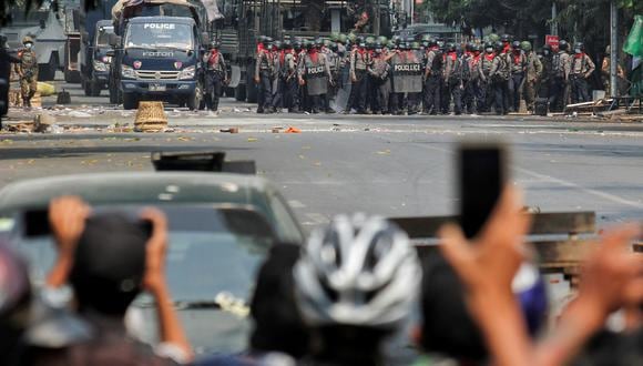 La comunidad internacional ha condenado el golpe militar y represión contra las protestas. Países como Estados Unidos y la Unión Europea han impuesto sanciones contra los líderes militares, incluido el jefe de la junta, Min Aung Hlaing. (Foto: Reuters)