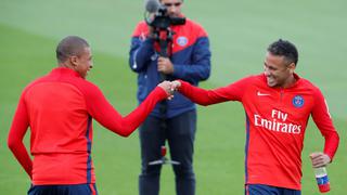 Kylian Mbappé fue presentando en PSG y Neymar lo recibió en los entrenamientos