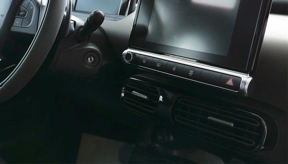 Los autos eléctricos se caracterizan por la tecnología, pero solo pueden captar radio FM. (Foto referencial: pexels.com)