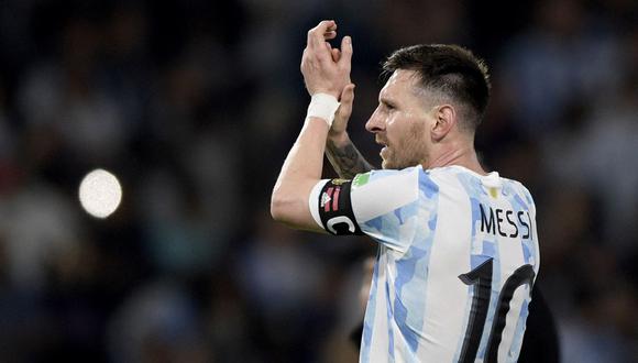 El astro argentino del fútbol lidera nuevamente la lista de Forbes desde que lo hizo por última vez en 2019. | Foto: AFP
