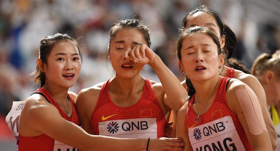 El equipo de China protagonizó un extraño momento durante la carrera de relevos 4x100 metros correspondiente al Mundial de Atletismo. (Foto: AFP)