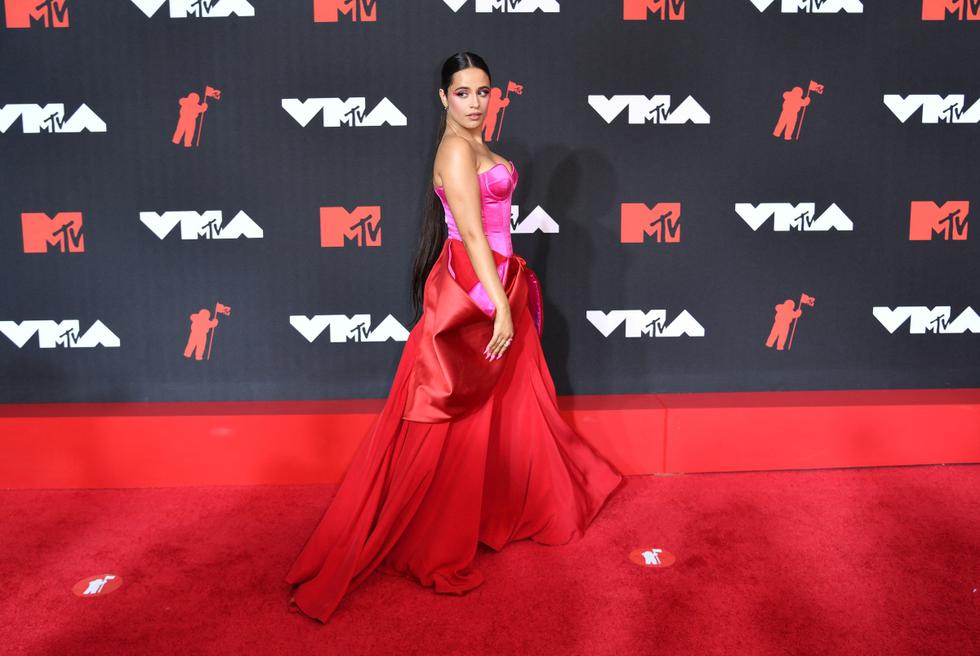 The singer Camila Cabello on the red carpet of the MTV VMAs 2021. (Photo: AFP).