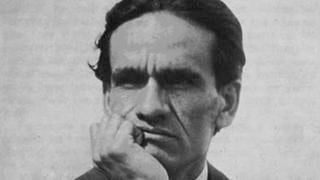 César Vallejo: ¿cómo nació la extraña escultura del poeta que está en la plazuela de San Agustín en Lima?