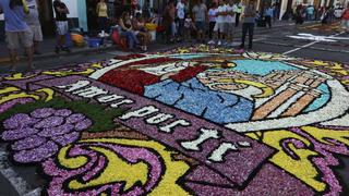 Surco realizó concurso de alfombras florales por Semana Santa