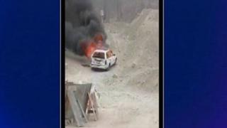 Cieneguilla: vecinos queman auto usado por delincuentes y logran frustrar robo en una vivienda | VIDEO 