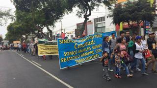 Trabajadores de Cencosud protestaron frente a Wong de Benavides