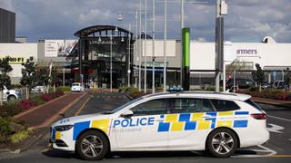 “Inspirado en el Estado Islámico”: Policía abate a un terrorista que apuñaló a seis personas en Nueva Zelanda