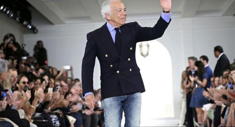 Ralph Lauren saluda a la concurrencia en la reciente New York Fashion Week. (Foto: EFE)