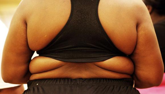 Valencia prohibirá incineración de obesos porque contamina en exceso. (Reuters)