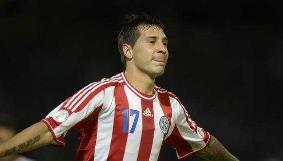 Jonathan Fabbro defendió los colores de la selección de Paraguay. En Argentina jugó para Boca Juniors y River Plate, siempre como volante ofensivo. (AFP)