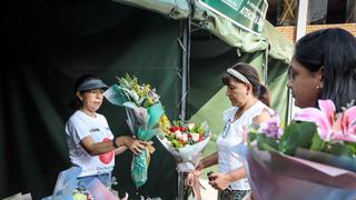 Mercado de Flores abrió sus puertas 17 días después del incendio