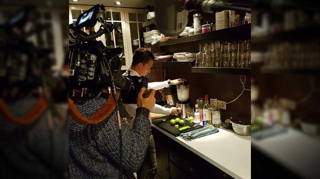 Cristian Benavente fue entrevistado para la televisión belga debido a su impresionante paso por el Charleroi y preparó comida peruana para el reportaje. (Instagram)