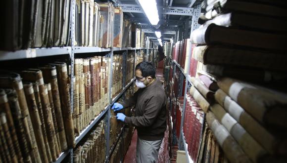 El AGN cuenta con documentos que datan de 1533 hasta la fecha. Además de ser históricos, estos validan los derechos de las personas. (Foto: Miguel Bellido/GEC)