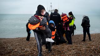 Naufragio en el Canal de la Mancha: mueren 27 migrantes que intentaban llegar al Reino Unido desde Francia