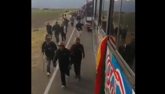 Bolivia: caravana de mineros potosinos es emboscada con armas de fuego en su camino hacia La Paz.