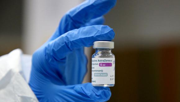 Irlanda: recomiendan suspender la vacuna contra el coronavirus de AstraZeneca por nuevos casos de coágulos sanguíneos en Noruega. (Foto: by Gent SHKULLAKU / AFP).