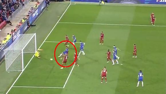 Liverpool vs. Chelsea: Emerson anotó gol del 1-1 tras rebote de Mignolet por Copa de la Liga. (Foto: Captura de pantalla)