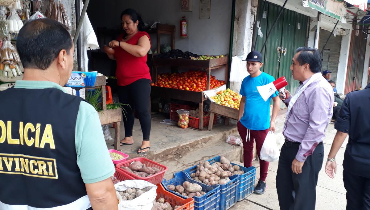 Los principales centros de abastos de Tarapoto contaron con la presencia de fiscales que constaron aumento de los precios (Foto: Hugo Anteparra)