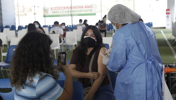 La vacunación contra el coronavirus (COVID-19) sigue avanzando a nivel nacional. (Foto: Jessica Vicente/@photo.gec)