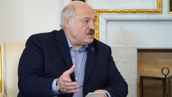 El presidente de Bielorrusia, Alexander Lukashenko, durante su reunión en el Palacio Constantine (Konstantinovsky) en Strelna, en las afueras de San Petersburgo, el 23 de julio de 2023. (Foto de Alexey DANICHEV / SPUTNIK / AFP)
