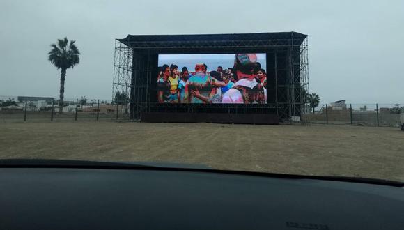 Autocinema Perú: el nuevo autocine en Lima en el que podrás ir en carro o en mototaxi. Queda exactamente en Villa El Salvador: Av. Defensores del Morro S/N Urb. Hipocampo, pasando Los Pantanos de Villa.