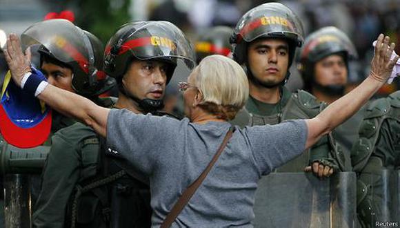 ¿Por qué es tan "fregado" reportear desde Venezuela?