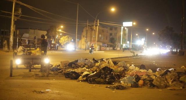 En un recorrido por la zona se logra advertir las calles y avenidas llenas de basura y que es aprovechado por recicladores. (Foto: Marco Ramon)