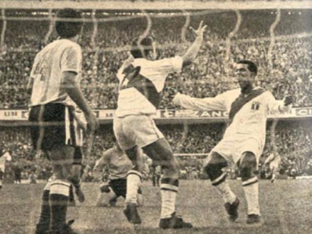 \'Cachito\' Ramírez anotó dos goles en la Bombonera ante Argentina | Foto: Arkiv Perú