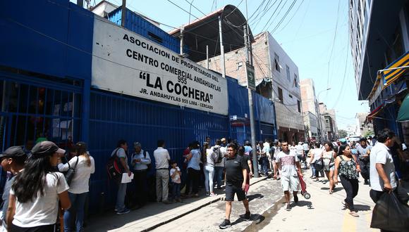 Personal de fiscalización de la Municipalidad de Lima inició inspección de locales en las zonas 1 y 2. (Foto: Jesús Saucedo)