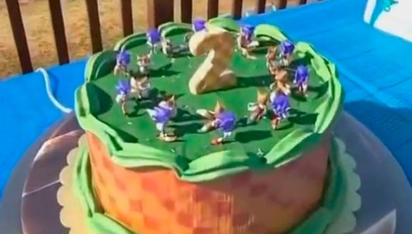 La espectacular torta con temática de Sonic cuyas figuras parecen moverse solas al girar | Foto: Twitter
