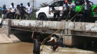 Piura: vehículo de médico cayó a aguas del canal de regadío Biaggio Arbulu