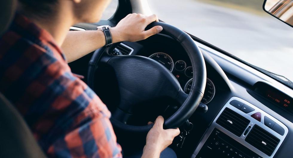 Útil para distancias medianas y largas, o de acuerdo a las condiciones del camino, y prescindible en trayectos cortos, en los que es preferible el transporte alternativo, como la bicicleta, el uso masivo de autos contribuye al cambio climático. A continuación estos tips para conductores interesados en reducir su huella en el medio ambiente. (Foto: StockSnap / Pixabay)