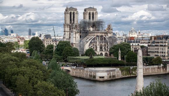Las autoridades creen que el incendio en Notre Dame pudo deberse a un cortocircuito relacionado con las labores de restauración que se habían iniciado antes del desastre. (Foto: EFE)