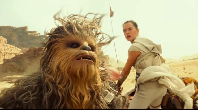 La secuencia de 30 segundos de duración ocurre en el desierto y tiene a Rey (Daisy Ridley) como una de sus protagonistas. (Fotos: Disney)