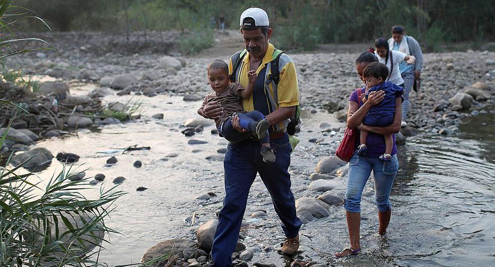 'La gente desesperada por cruzar encuentra la forma de hacerlo, y desafortunadamente es a menudo presa de redes de traficantes, contrabandistas o grupos armados", indicó Acnur. (Foto: Getty Images)