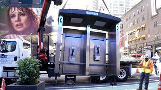 Fin de una época: Nueva York desconecta su última cabina pública de teléfono