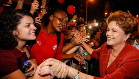 En Belo Horizonte, Dilma pide que la democracia no "sea herida"