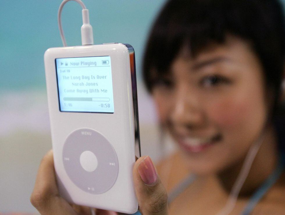 El iPod tuvo mucho que ver en la masificación del consumo de música en formato digital. (Foto: AFP)