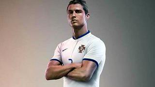 Cristiano luce nueva camiseta de Portugal para Brasil 2014