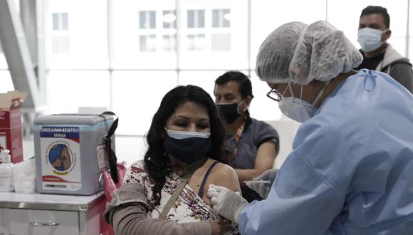 El Minsa anuncia que desde hoy, 15 de junio, personas mayores de 40 años ya pueden recibir su cuarta dosis de la vacuna contra el coronavirus | Foto: El Comercio / Archivo