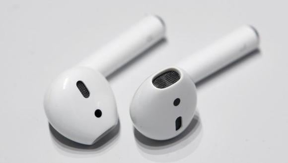 Apple: Tim Cook defiende los nuevos audífonos inalámbricos