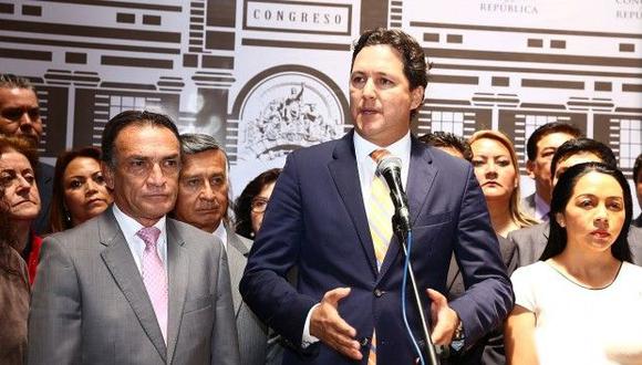 No solo en Fuerza Popular se ha puesto en duda la aceptación de la renuncia de PPK. Alberto Quintanilla, portavoz de Nuevo Perú, se ha expresado en el mismo sentido. (Foto: Congreso)