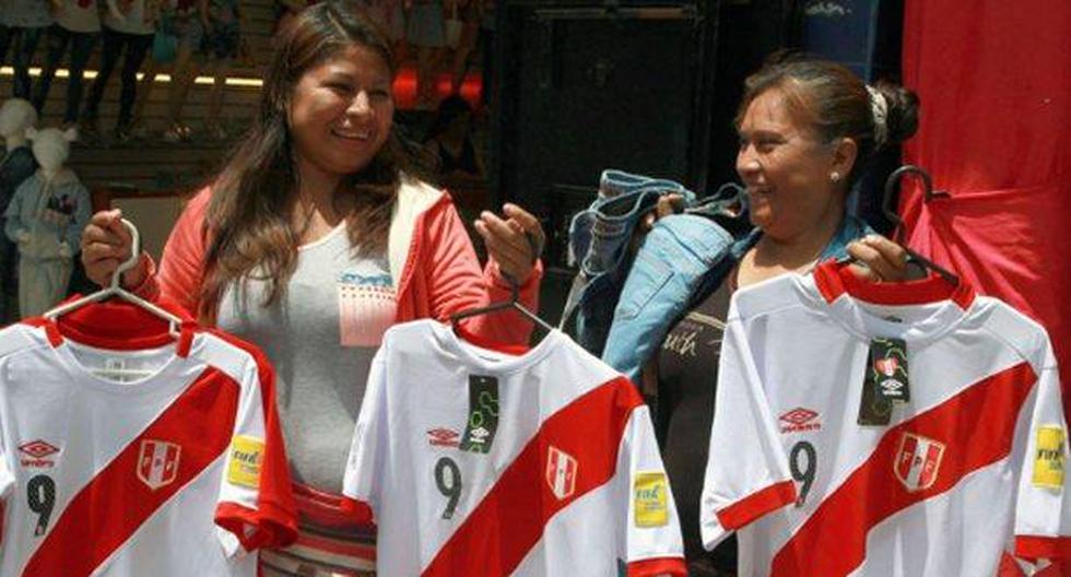Volvió la fiesta futbolera a Gamarra, el emporio comercial se viste nuevamente de rojo y blanco. (Foto: Andina)
