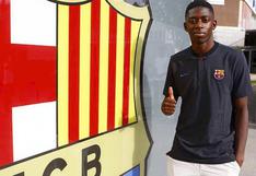 Ousmane Dembélé se fotografió ante el escudo del FC Barcelona
